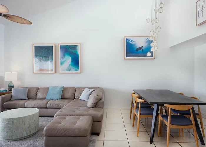 Apartment Coastal Amazing Location! 50 Steps To The *
