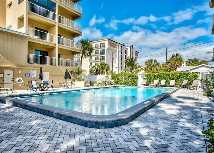 Coastal Amazing Location! 50 Steps To The Apartment