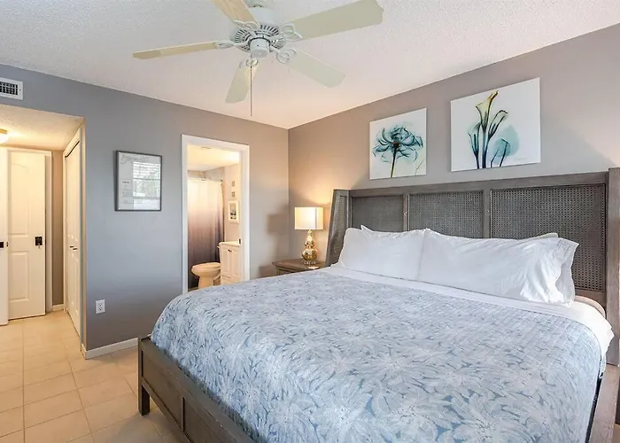 Coastal Amazing Location! 50 Steps To The Apartment *