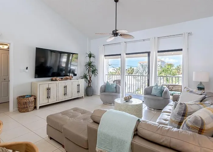Coastal Amazing Location! 50 Steps To The Apartment *